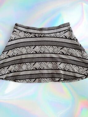 Charlotte Russe Black & White Geometric Mini Skirt